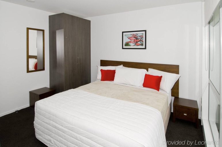 Bedroom 2, Barclay Suites, Waitakere
