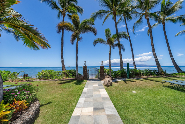 Exterior 3, Summer Sale! Breathtaking Beachfront Remodeled Studio - Lahaina Shores 413, Maui