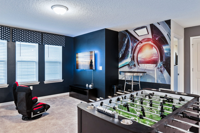 Interior 5, Themed Rooms, Game Loft, & Private Pool Near Parks, Polk