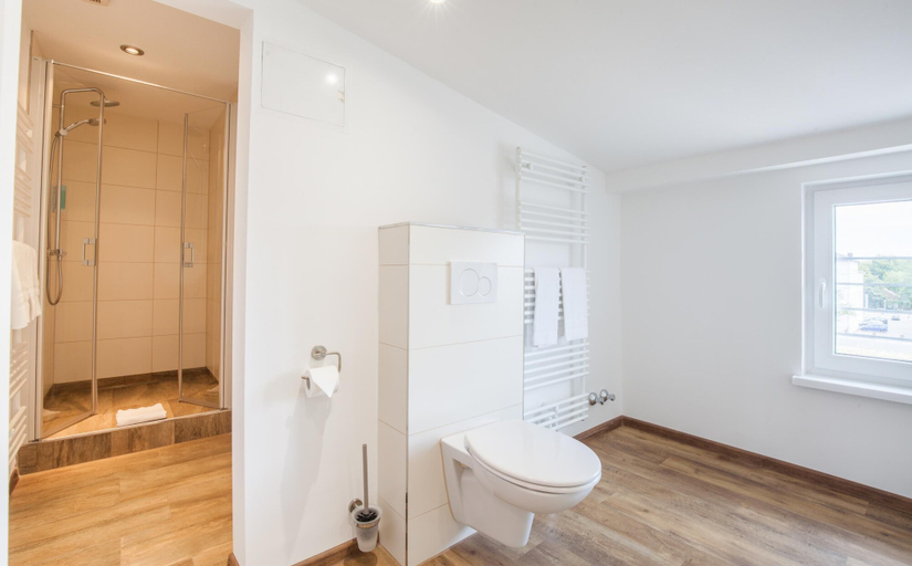 Bathroom 5, Sure Hotel by Best Western Wilhelmshaven City, Wilhelmshaven