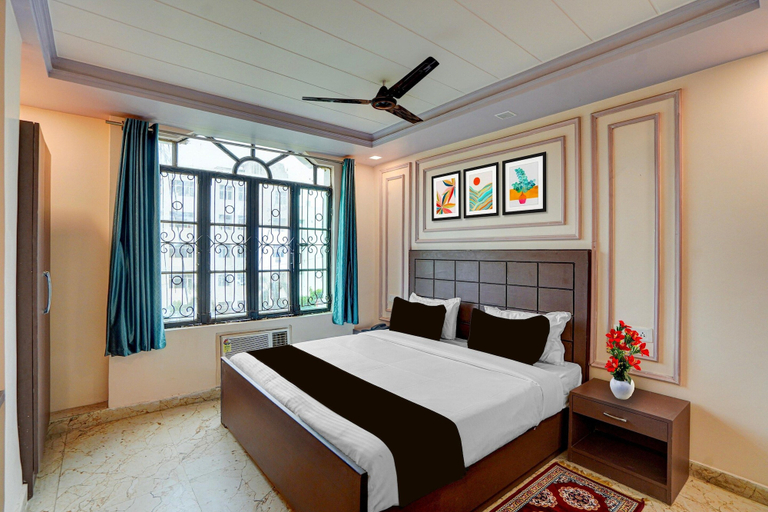 Room 5, Classic Mauji's Prayagraj, Kaushambi