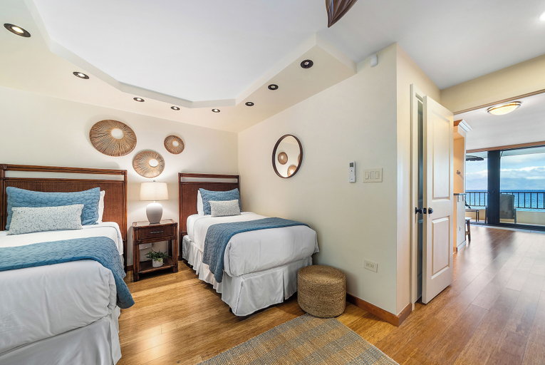 Interior 4, Direct Oceanfront Views Remodeled 2BD Condo-paki Maui 301, Maui