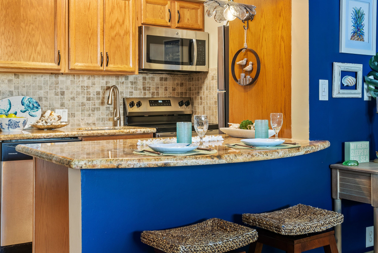 Interior 5, Summer Sale! Breathtaking Beachfront Remodeled Studio - Lahaina Shores 413, Maui