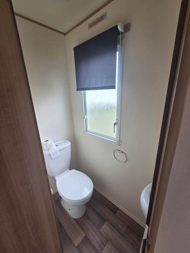 Bathroom 4, Steve Caravan Sleeps 6 With Free Parking, Denbighshire