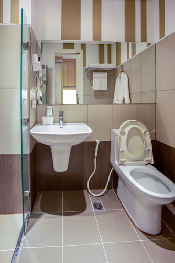 Bathroom 4, Hotel 101 - Manila, Pasay City