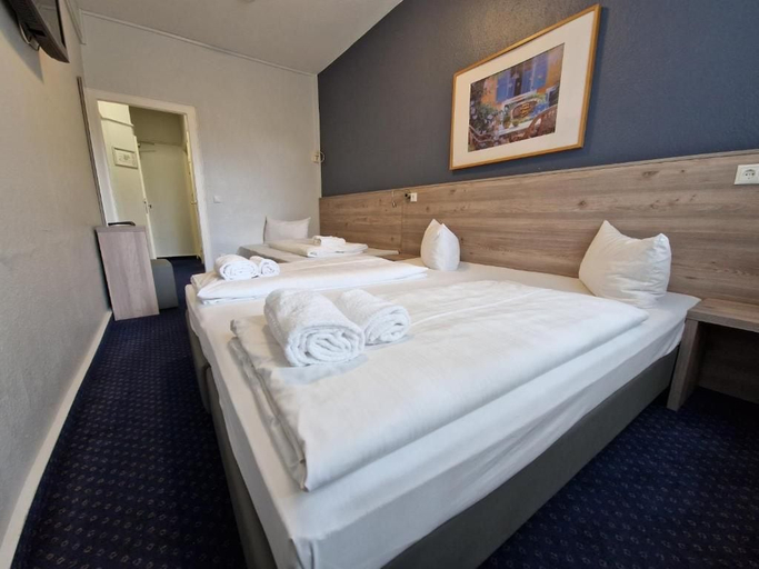 Bedroom 4, Hotel Mercedes Hamburg, Hamburg