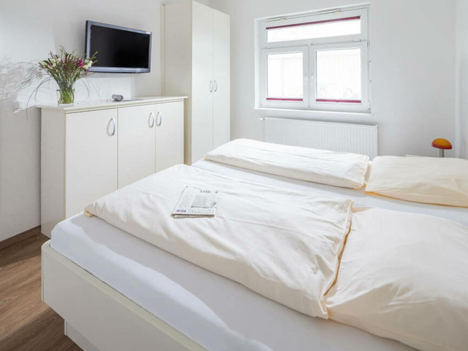 Room 2, Schmalenbeck House Lucius 1, Aurich