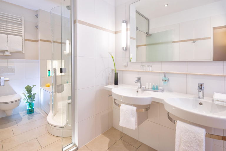 Bathroom 4, Essener Hof Sure Hotel Collection by Best Western, Essen