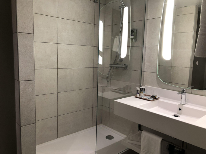 Bathroom 5, Mercure Reims Parc des Expositions, Marne