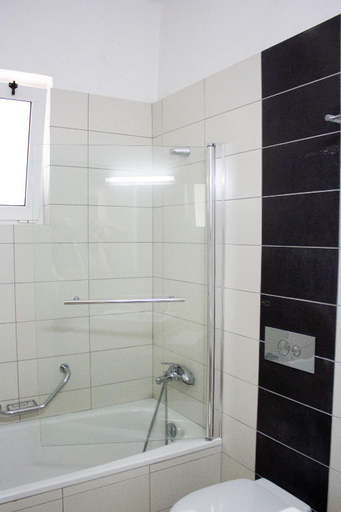 Bathroom 3, Ladiko Inn Hotel, South Aegean