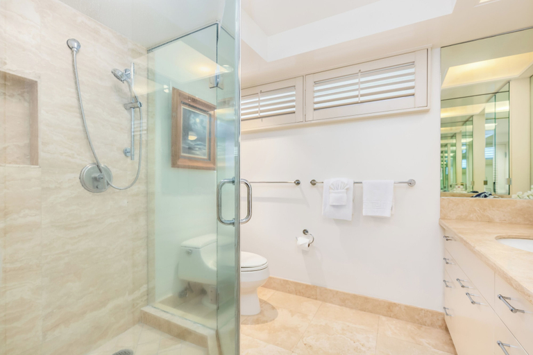 Exterior 4, Beachfront Property W/sand Access at Waikiki Shore Condo With Full Kitchen, Honolulu