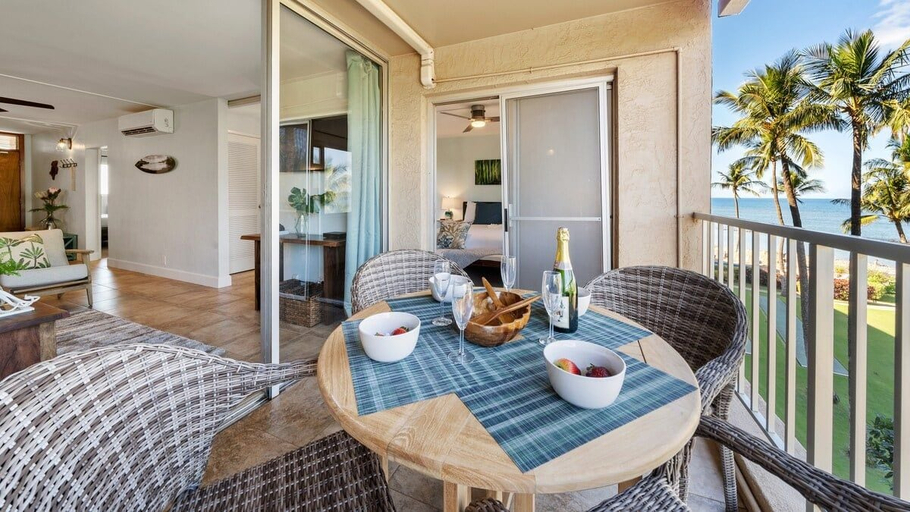 Interior 5, Remodeled Beachfront 2BD Whale Watching-menehune Shores 402, Maui