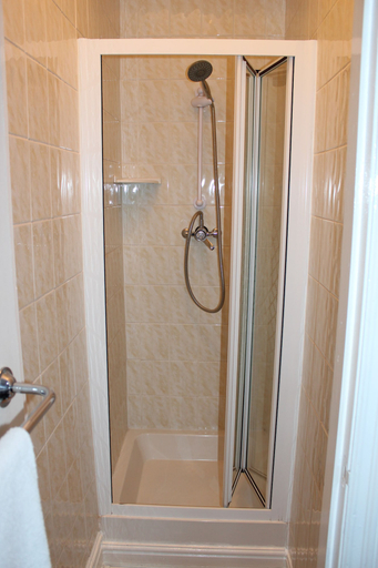 Bathroom 3, Moray House Hotel, Blackpool