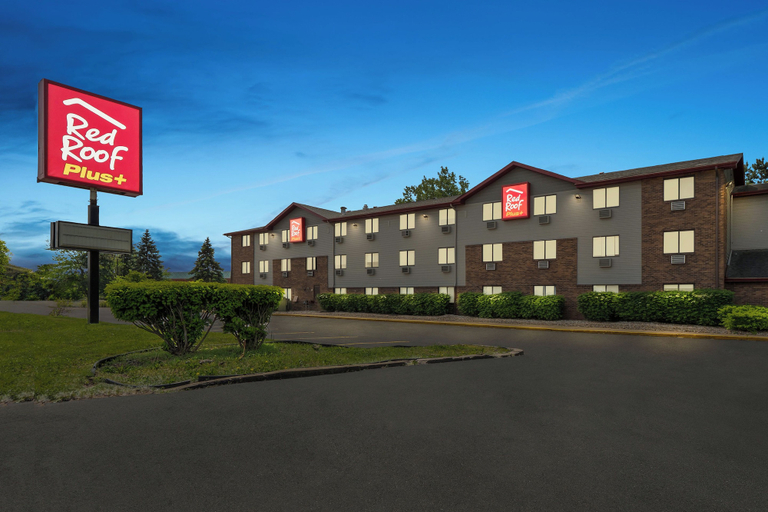 Exterior & Views 2, Red Roof Inn PLUS+ Belleville, Wayne