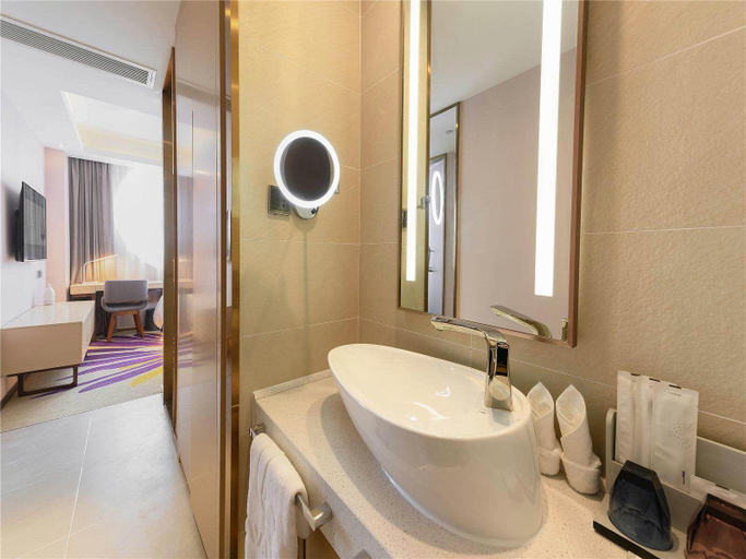 Bathroom 3, Lavande Hotel, Deyang