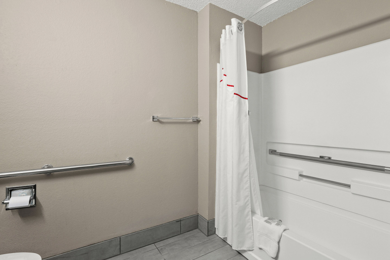 Bathroom 4, Red Roof Inn PLUS+ Belleville, Wayne