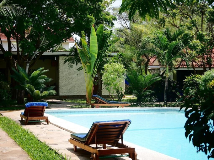 Pool, Diani Cottages, Msambweni