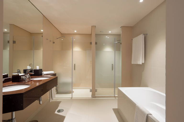 Bathroom 5, Vila Gale Collection Palacio dos Arcos Hotel, Oeiras