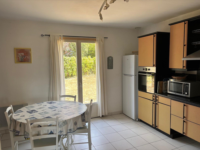 Dining 2, Normandy Gite With Bay Views, Manche