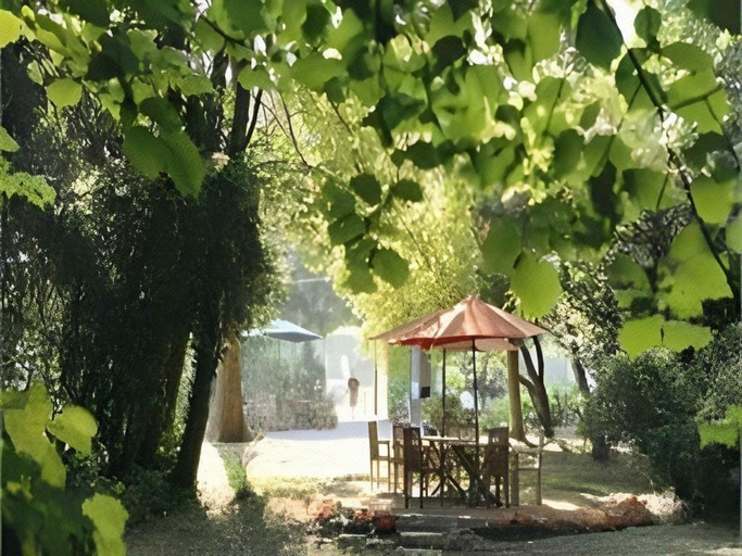 Others 5, Cit Hotel Avallon Vauban, Yonne