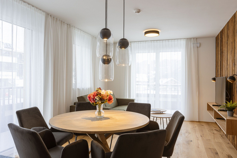 Dining 2, Ofs_c_fw_2sz_m.t._mh_fis_13, Landeck