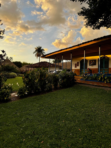 Property grounds 5, Aramat La Joya, Calarcá