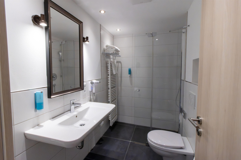 Bathroom 5, Best Western Plus Palatin Kongresshotel, Rhein-Neckar-Kreis