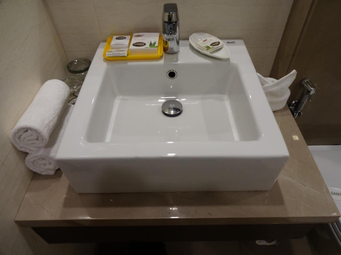 Bathroom 3, Florence Inn, Delhi