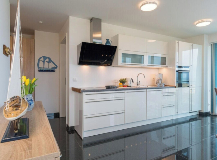 Private kitchen 1, Holiday Apartment With 2 Bedrooms, Ostholstein