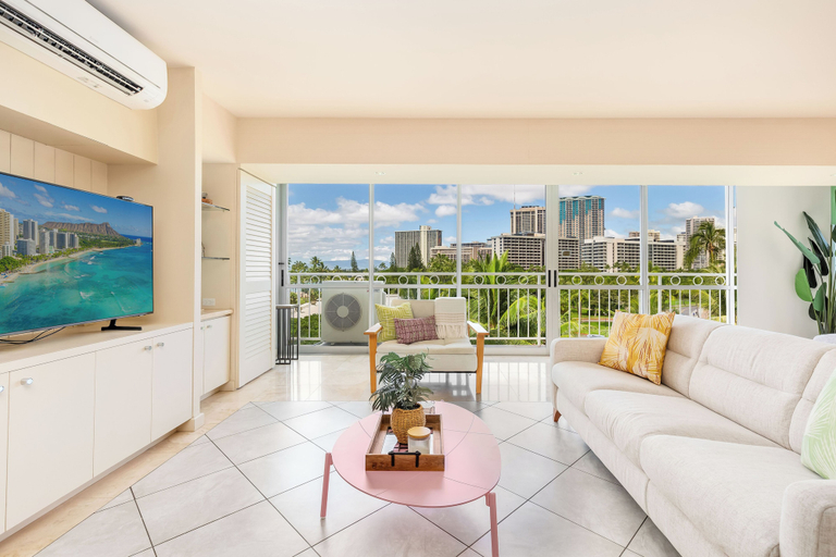 Primary image, Beachfront Property W/sand Access at Waikiki Shore Condo With Full Kitchen, Honolulu
