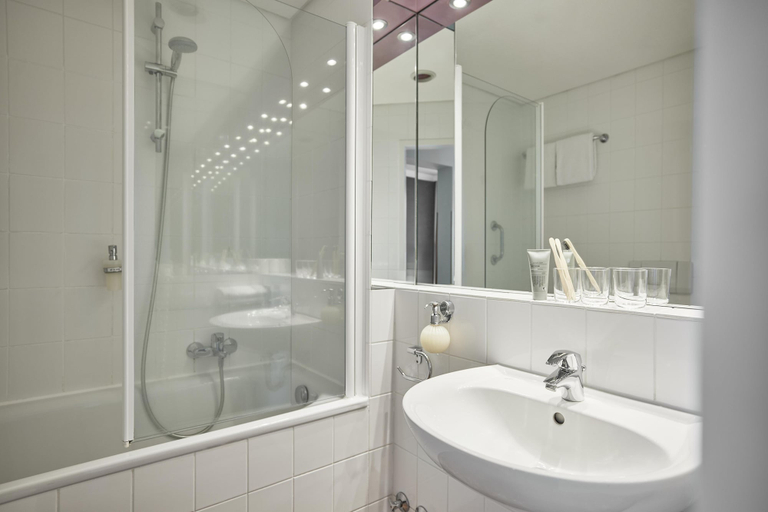 Bathroom 4, Best Western Raphael Hotel Altona, Hamburg