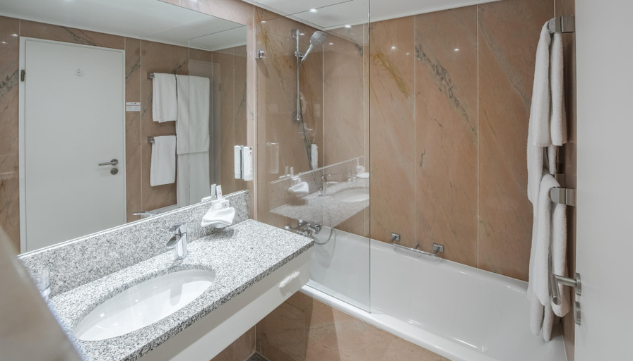 Bathroom 4, Best Western Premier Hotel Villa Stokkum, Main-Kinzig-Kreis