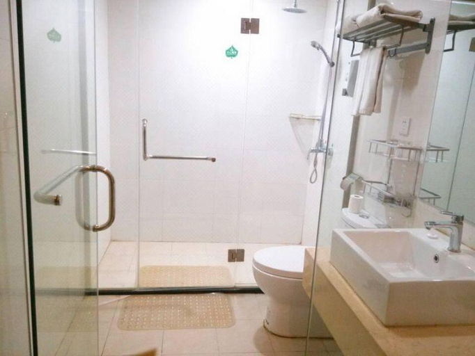 Bathroom, Rui'an Hailong Hotel, Wuhan