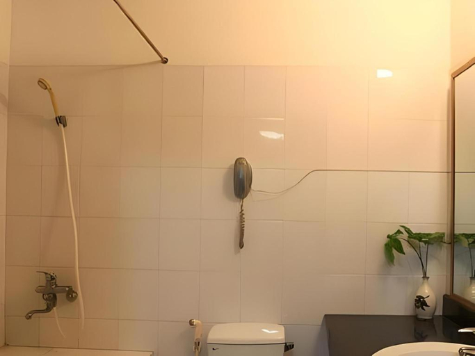 Bathroom 3, Khan Quang Do Hotel, Ba Đình