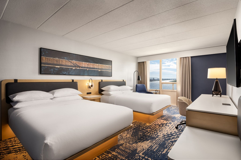 Bedroom 2, Delta Hotels by Marriott Sault Ste. Marie Waterfront, Algoma