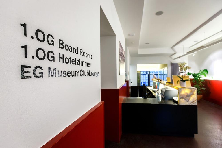 Others 3, Hotel Bleichibeiz, Hinwil