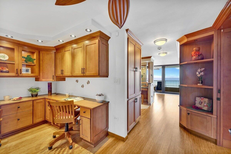 Interior 2, Direct Oceanfront Views Remodeled 2BD Condo-paki Maui 301, Maui