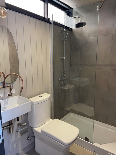 Bathroom, Alba Lodge, Valparaíso