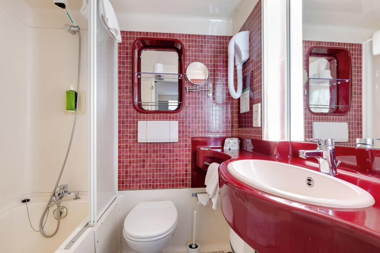 Bathroom 4, Brit Hotel Confort Rouen Nord - Eden, Seine-Maritime