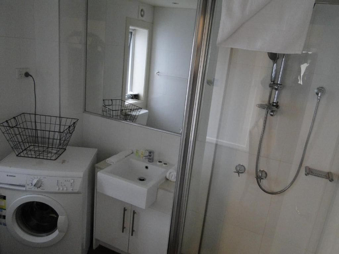 Bathroom 4, Brighton Serviced Apartments, Melbourne