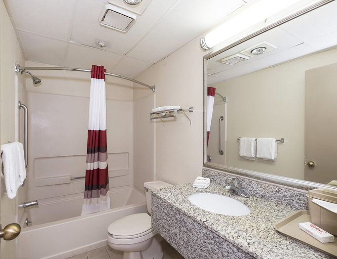 Bathroom 3, Red Roof Inn Hartford - Vernon, Tolland