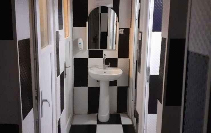 Bathroom 5, Avrasya Hostel, Fatih