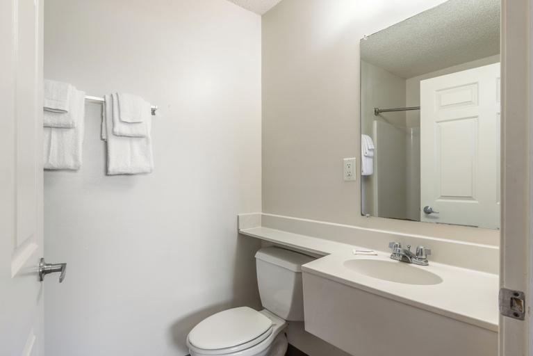 Bathroom 3, HomeTowne Studios & Suites by Red Roof Charlotte - Concord, Cabarrus