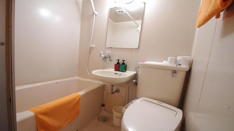 Bathroom 4, Hotel Kakuban, Sakaiminato