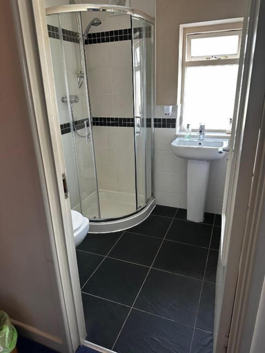 Bathroom 5, The Castle Hotel, Ceredigion