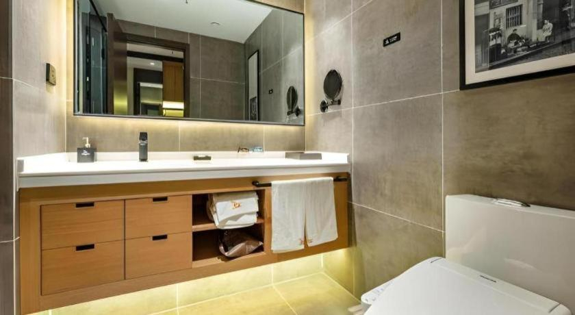 Bathroom 5, GreenTree Eastern Suzhou Dushu Lake Guoyuan Road S, Suzhou