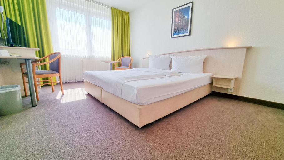 Bedroom 2, Panorama Inn, Hamburg