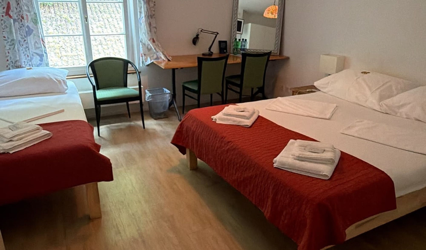 Bedroom 5, Gasthof Bären, Zofingen