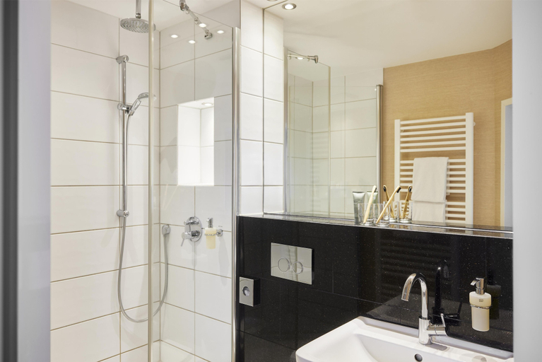Bathroom 4, Best Western Raphael Hotel Altona, Hamburg