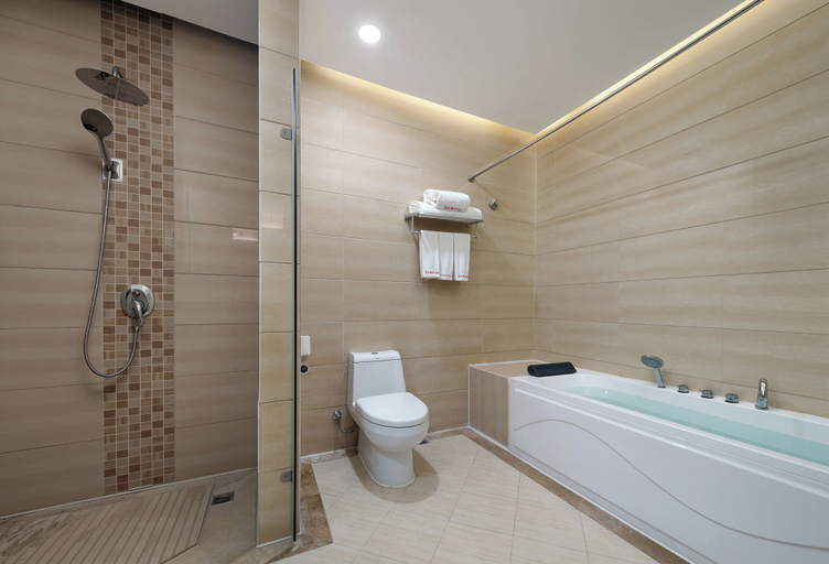 Bathroom 3, Ramada by Wyndham Zhangjiajie Tianmen Mountain, Zhangjiajie